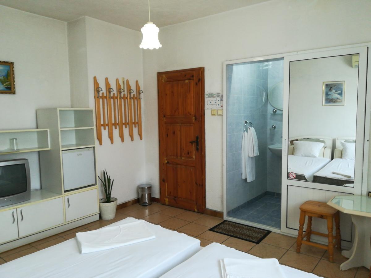 Family Hotel George Svilengrad ภายนอก รูปภาพ