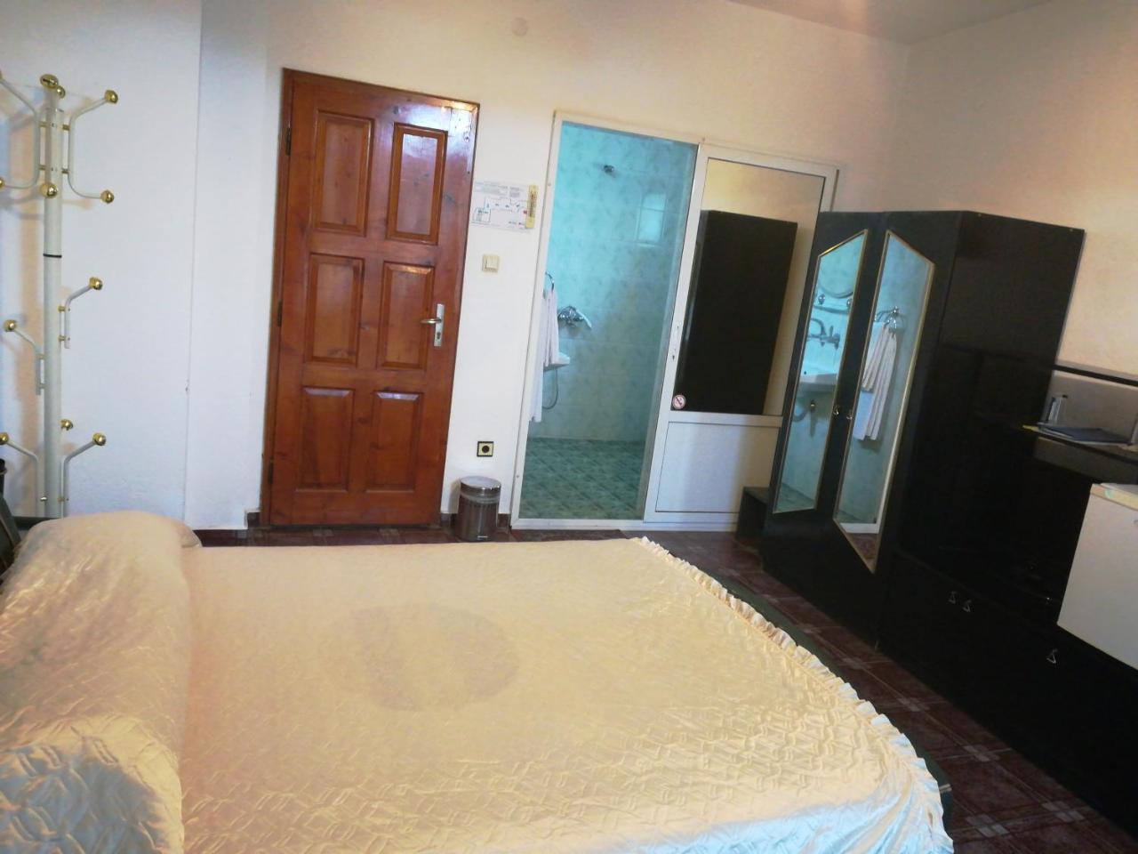 Family Hotel George Svilengrad ภายนอก รูปภาพ